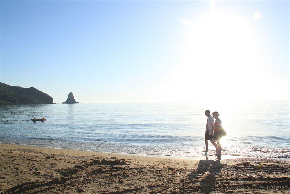 Pink Palace Beach Resort Agios Gordios  Buitenkant foto
