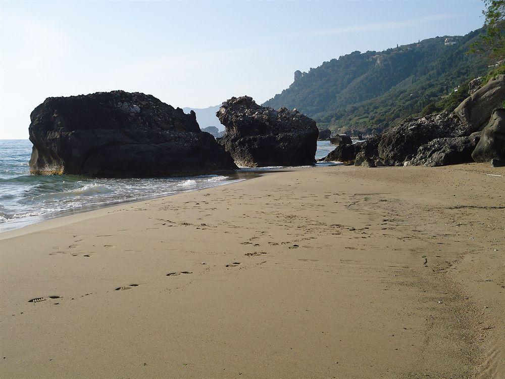 Pink Palace Beach Resort Agios Gordios  Buitenkant foto
