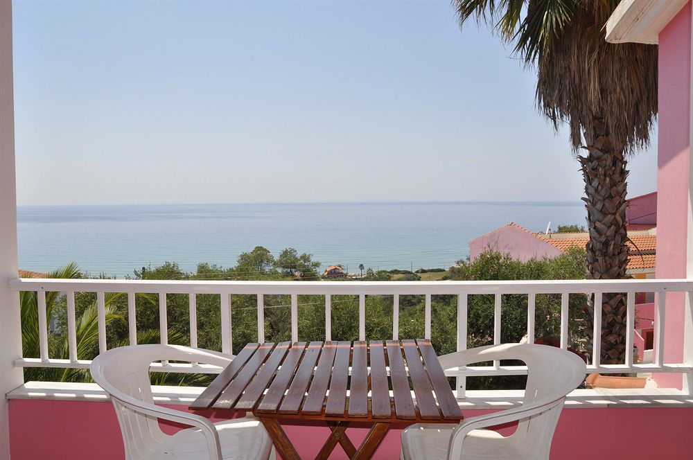 Pink Palace Beach Resort Agios Gordios  Buitenkant foto