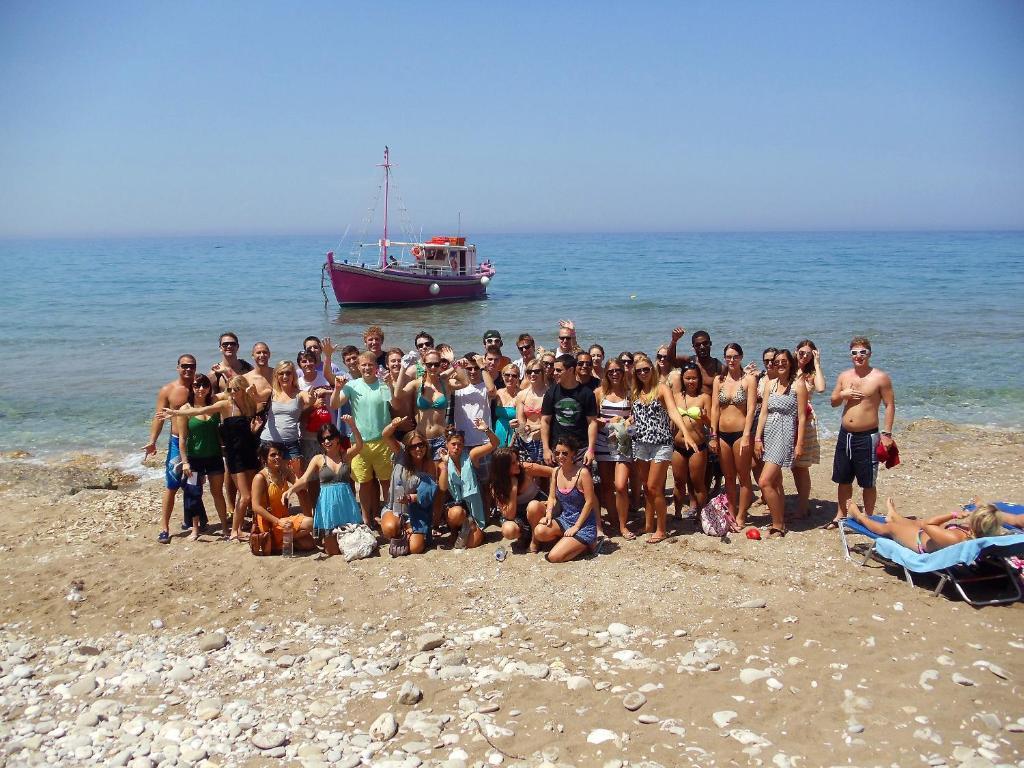Pink Palace Beach Resort Agios Gordios  Buitenkant foto